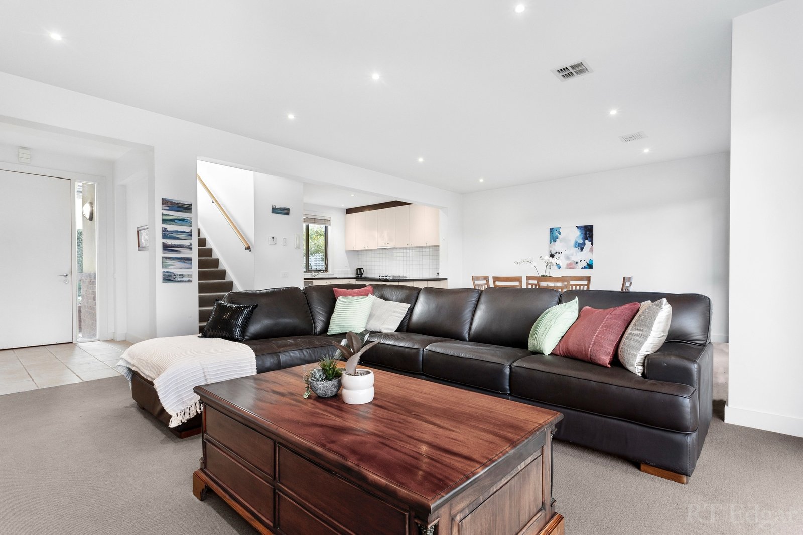 Real Estate and Property in 11 Nicklaus Place, Chirnside Park, VIC