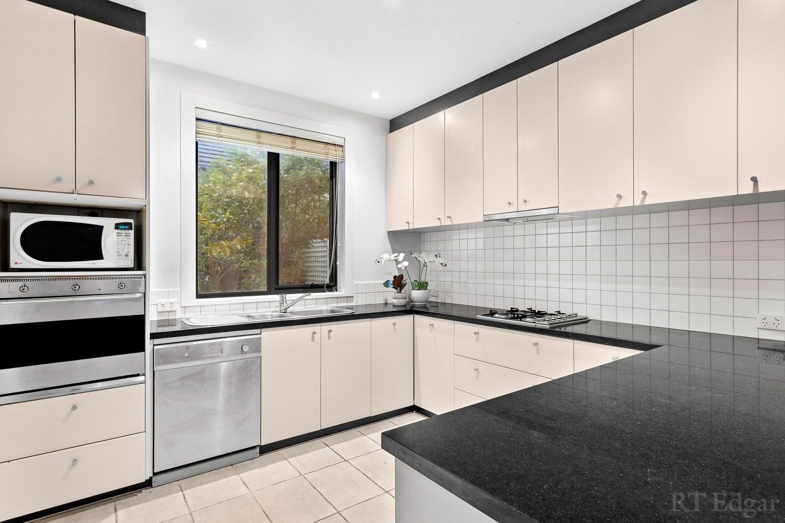 Real Estate and Property in 11 Nicklaus Place, Chirnside Park, VIC