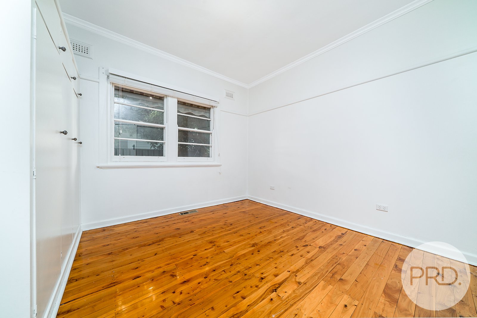 11 North Parade WAGGA WAGGA 9