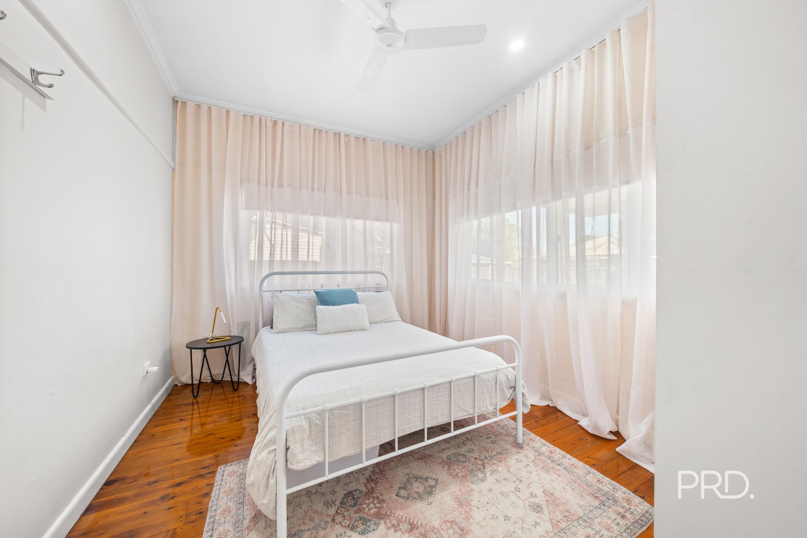 11 North Parade WAGGA WAGGA 9