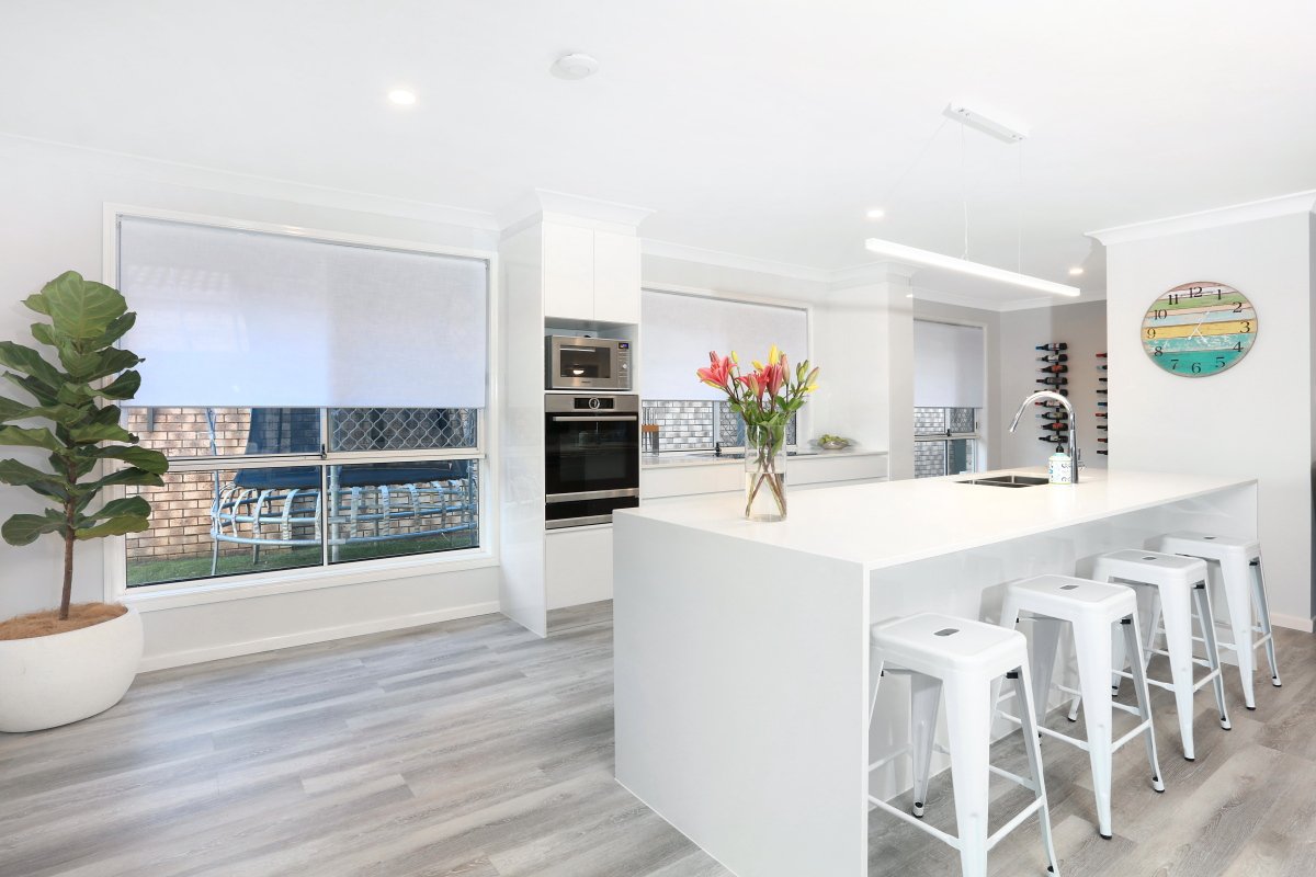 11 Northwestern Court VARSITY LAKES 5