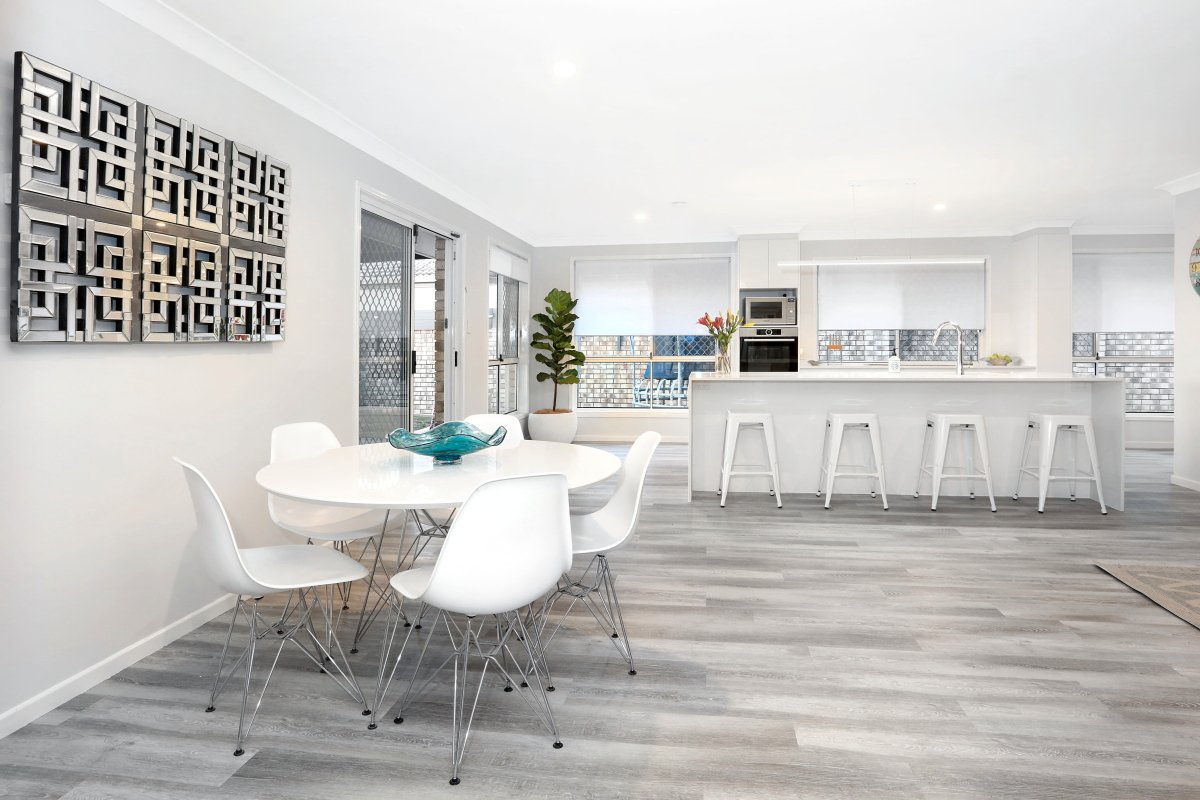 11 Northwestern Court VARSITY LAKES 6