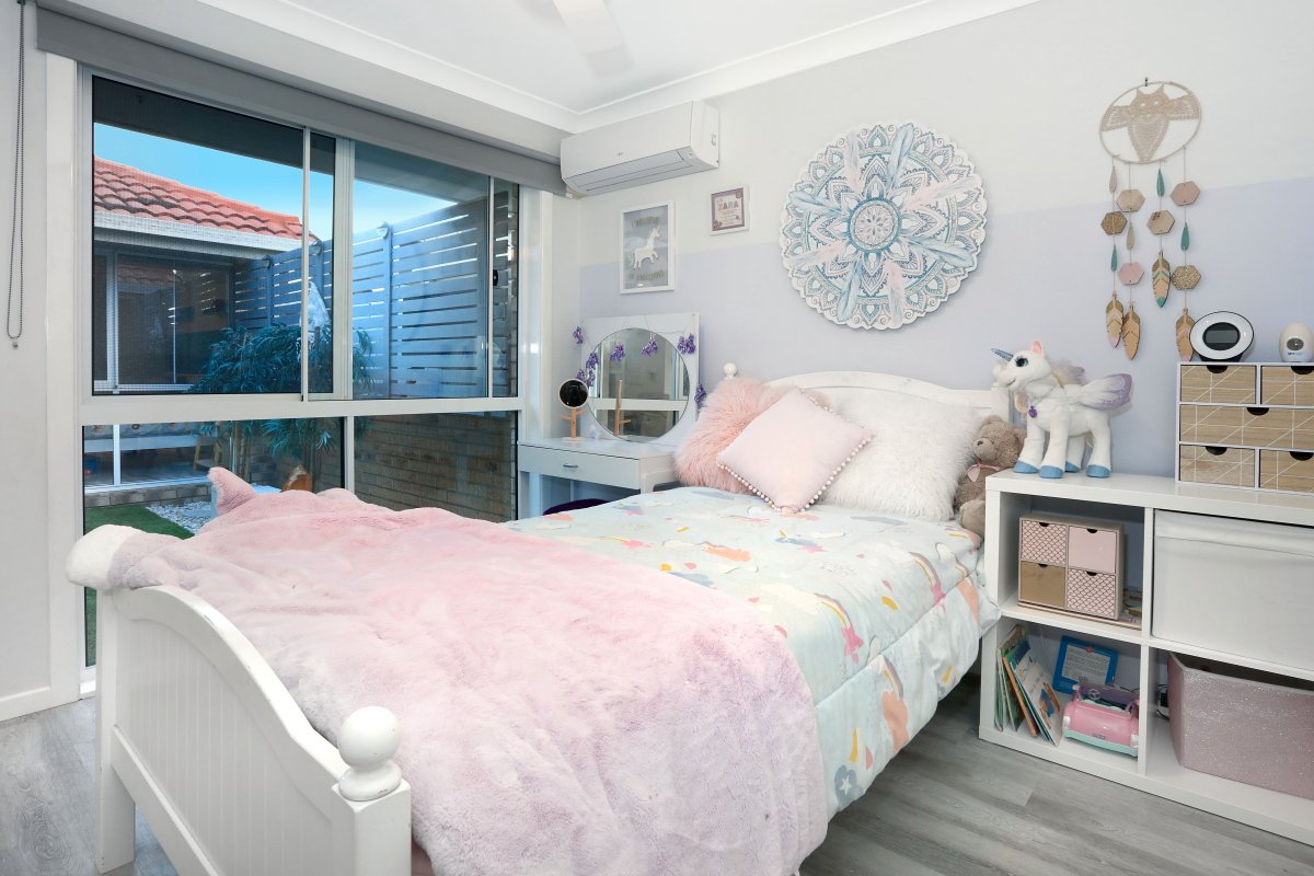 11 Northwestern Court VARSITY LAKES 11