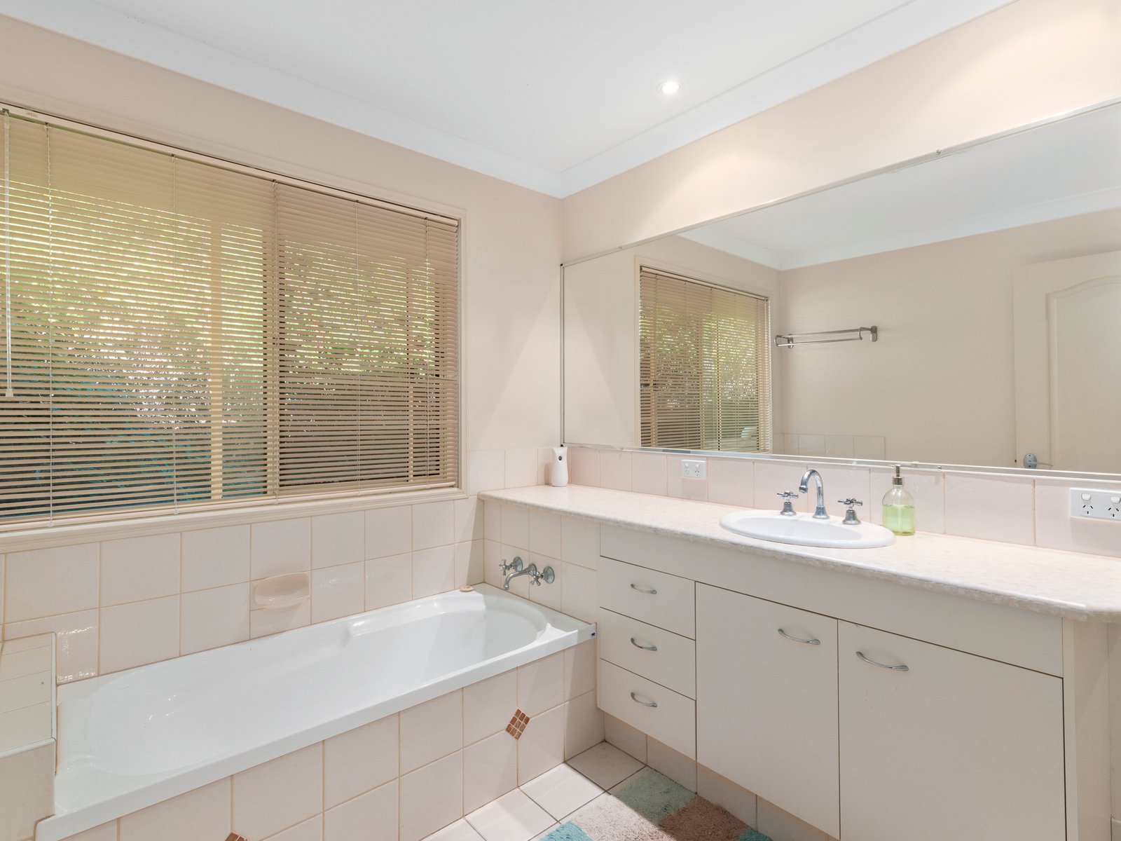 11 Numalla Court ELANORA 8
