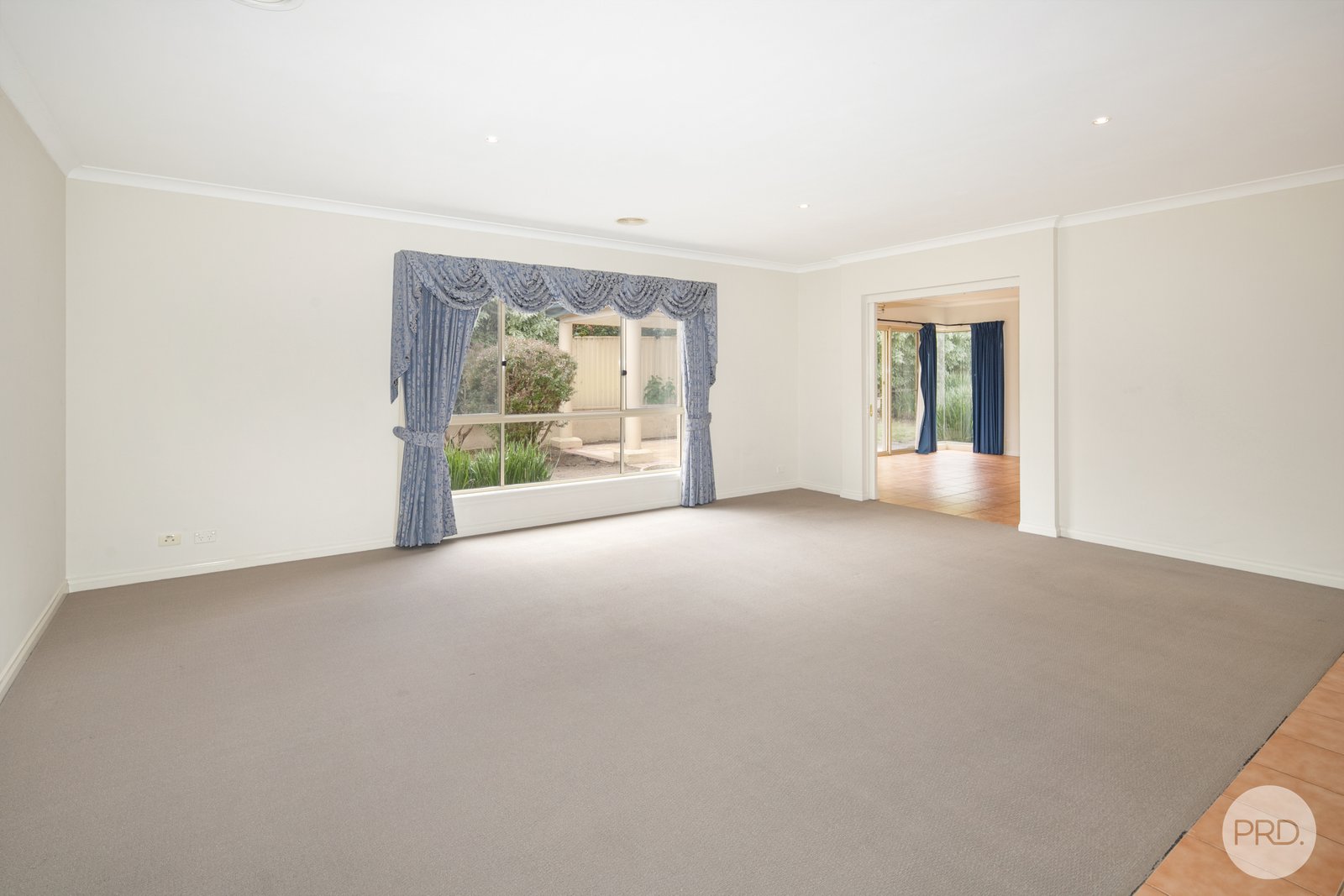 11 Oakbank Drive MOUNT HELEN 5