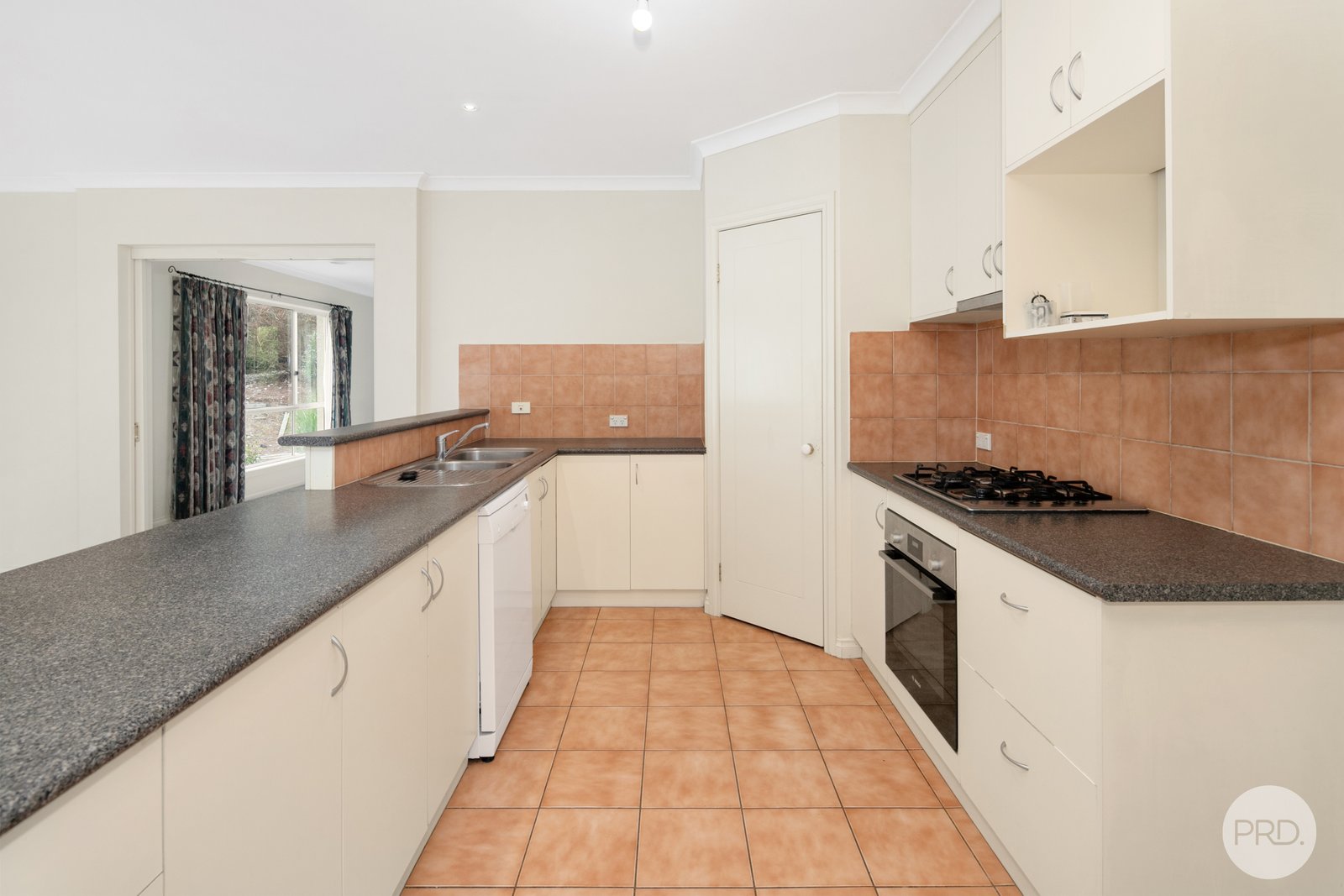 11 Oakbank Drive MOUNT HELEN 6