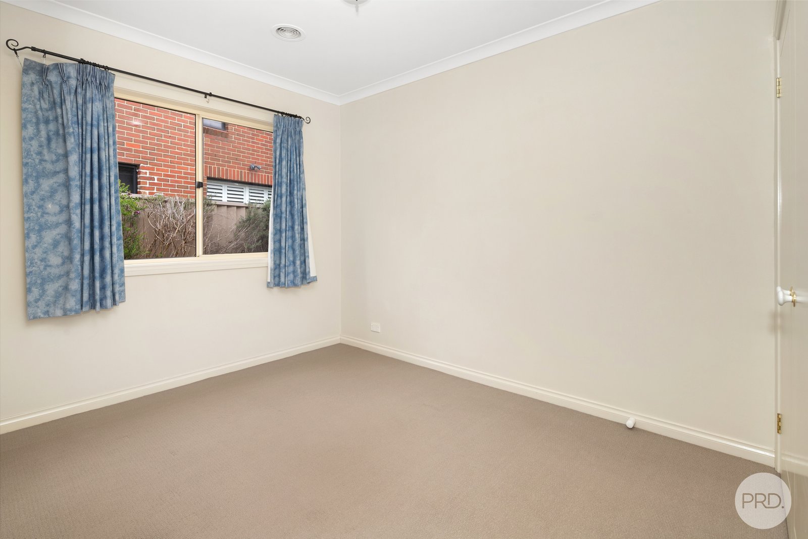 11 Oakbank Drive MOUNT HELEN 10