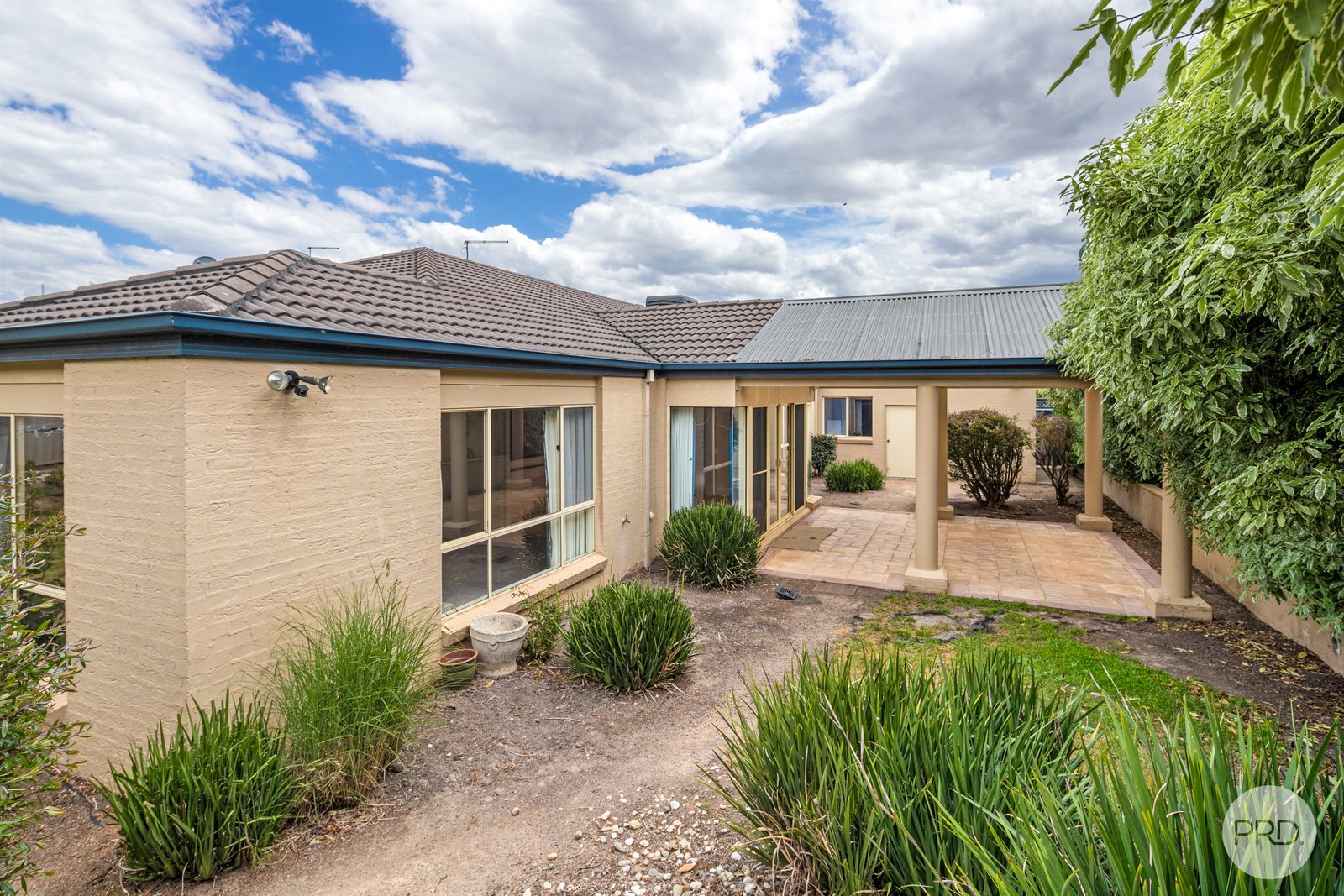 11 Oakbank Drive MOUNT HELEN 16