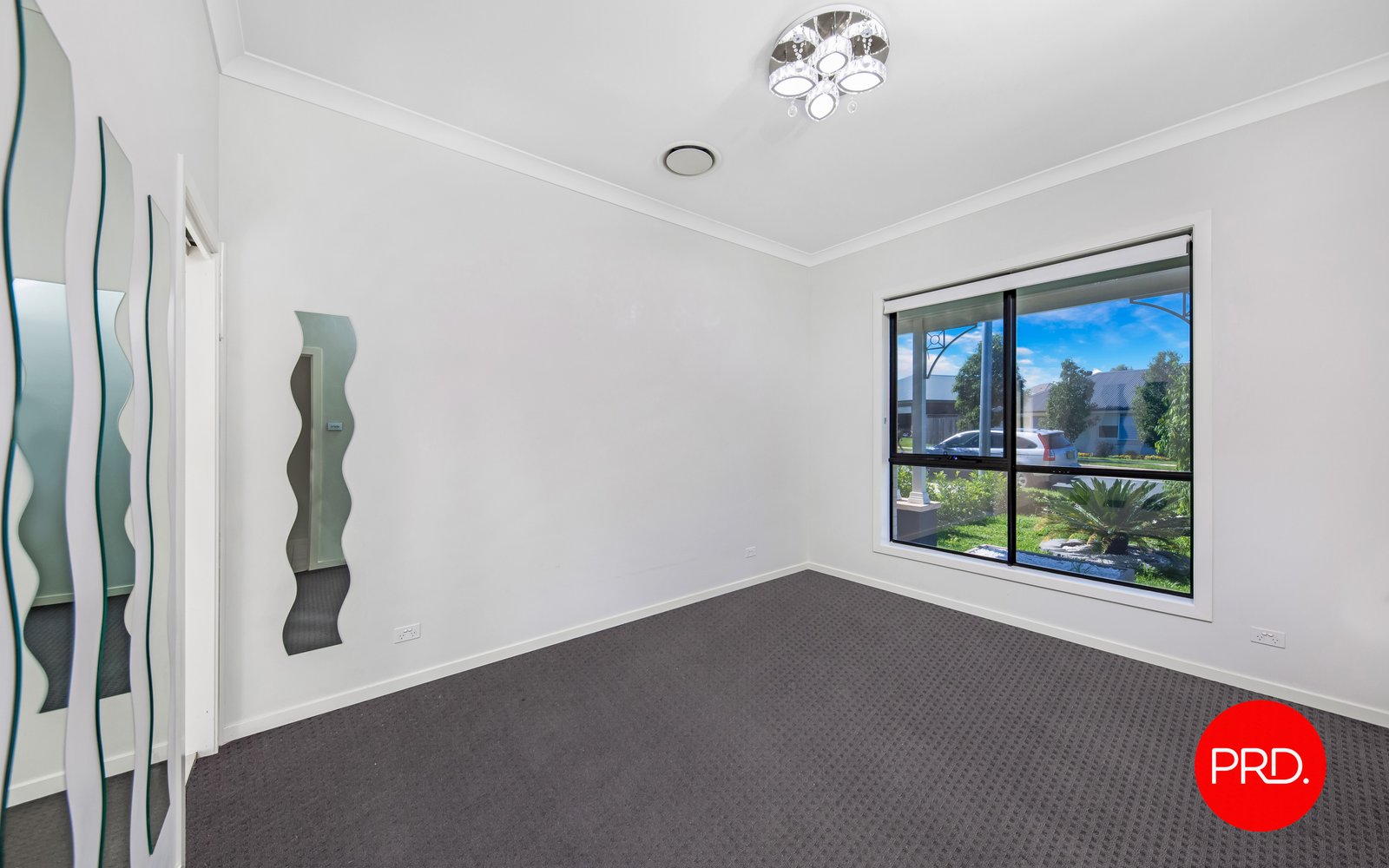 11 Olive Hill Drive COBBITTY 6