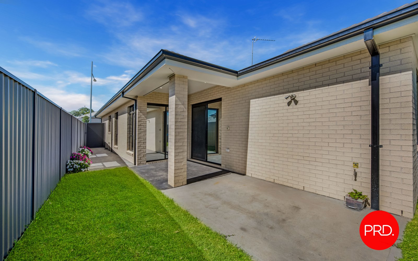 11 Olive Hill Drive COBBITTY 11