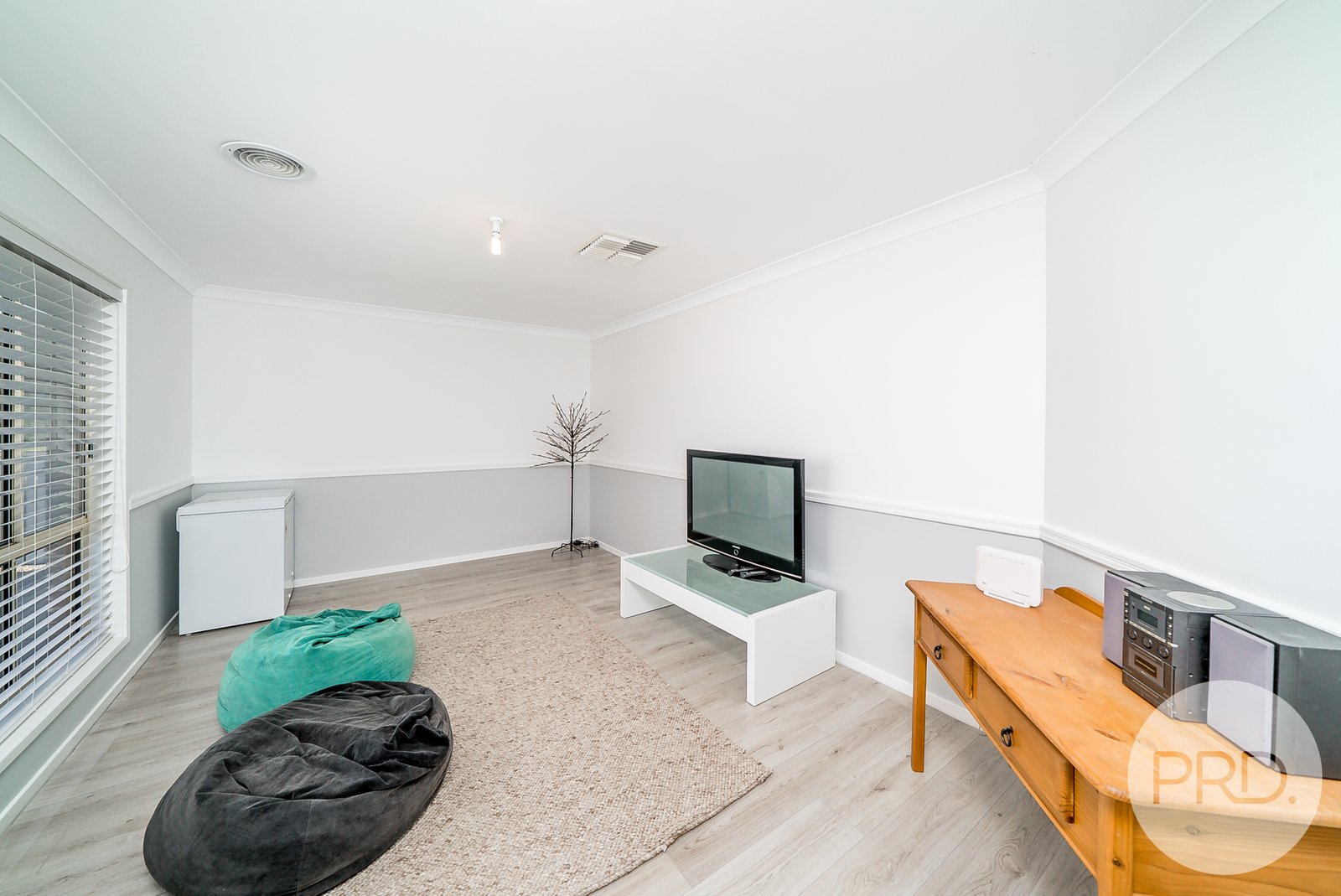 11 O'Regan Street ASHMONT 5