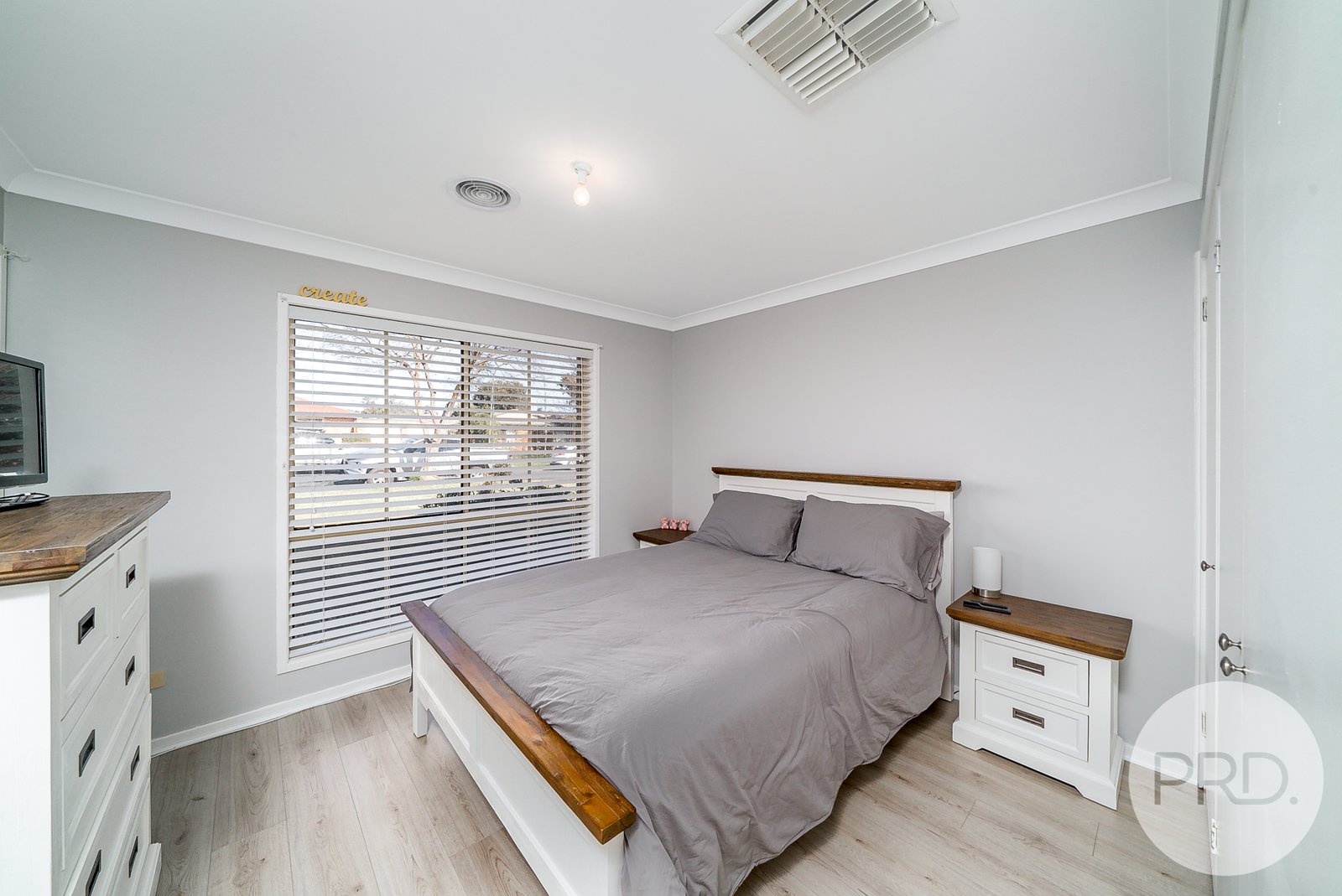 11 O'Regan Street ASHMONT 8