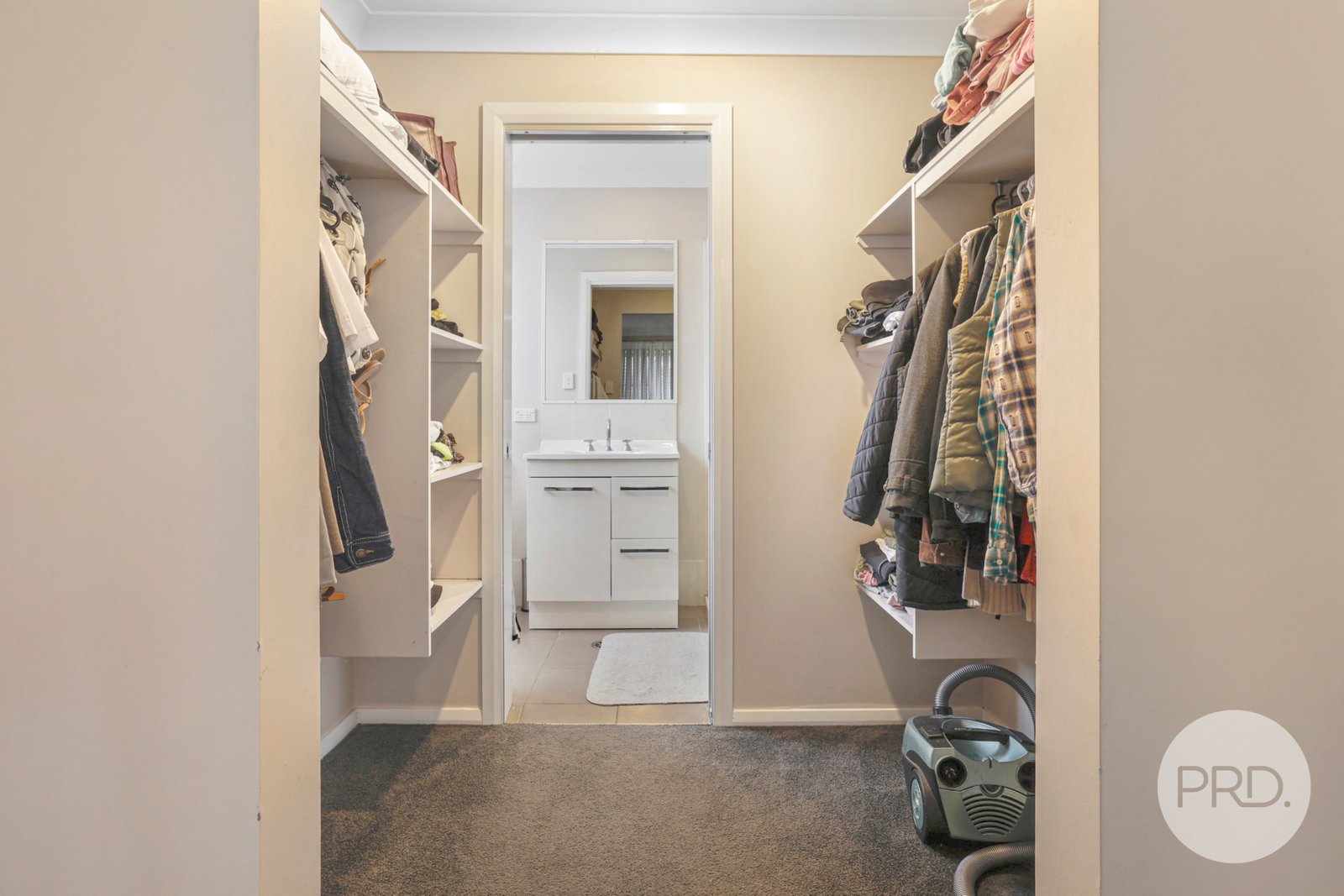 11 Orley Drive TAMWORTH 5