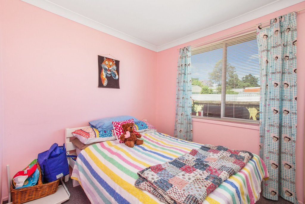 11 Oxford st  GRETA 10