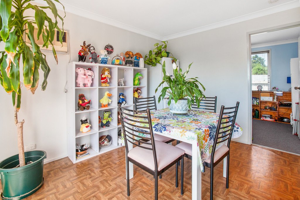 11 Oxford st  GRETA 11