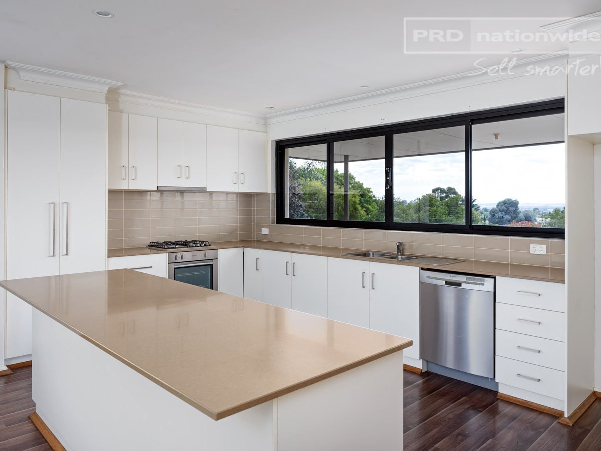 11 Panorama Street KOORINGAL 3