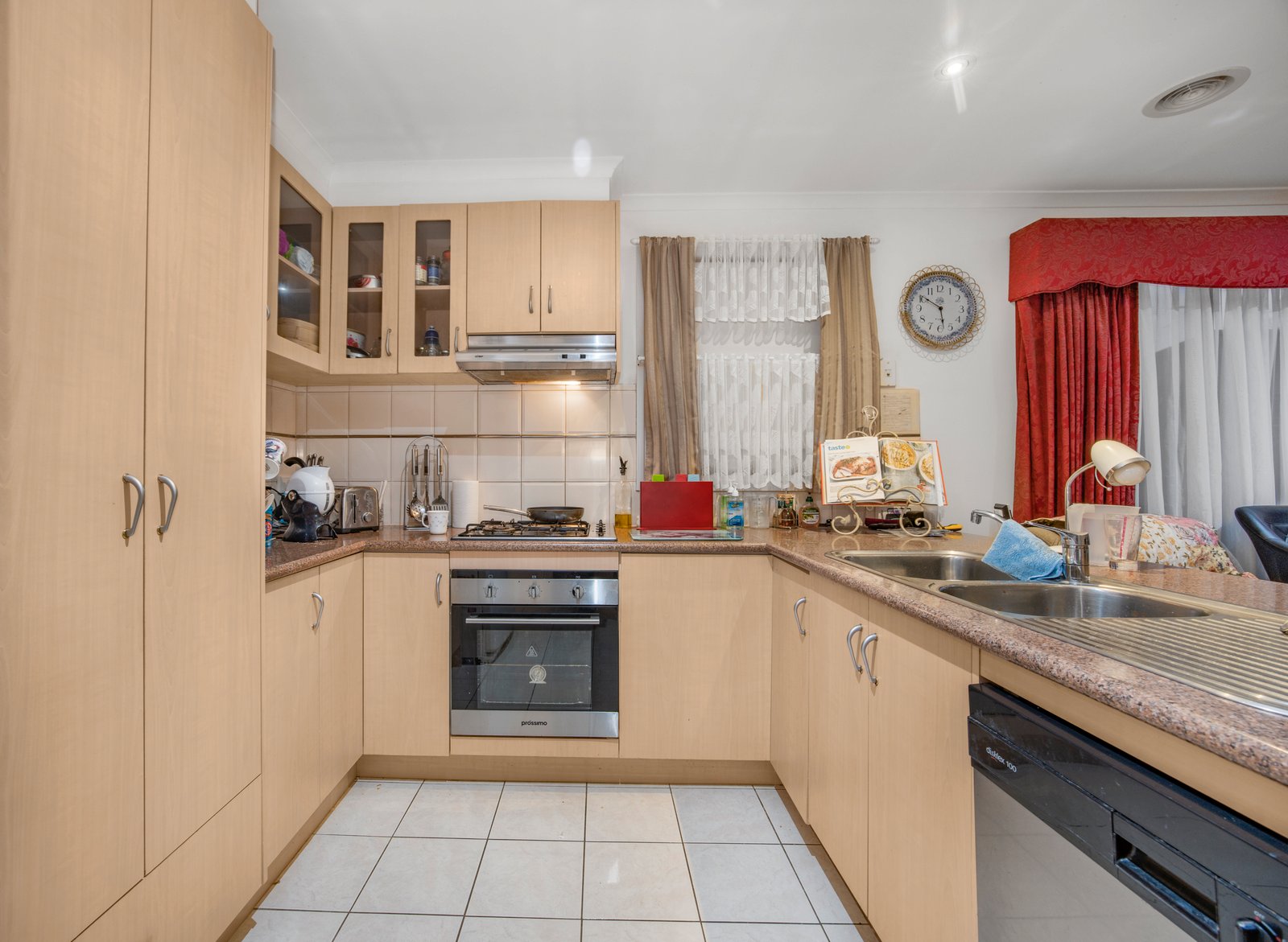 11 Parbury Avenue LAKE GARDENS 6