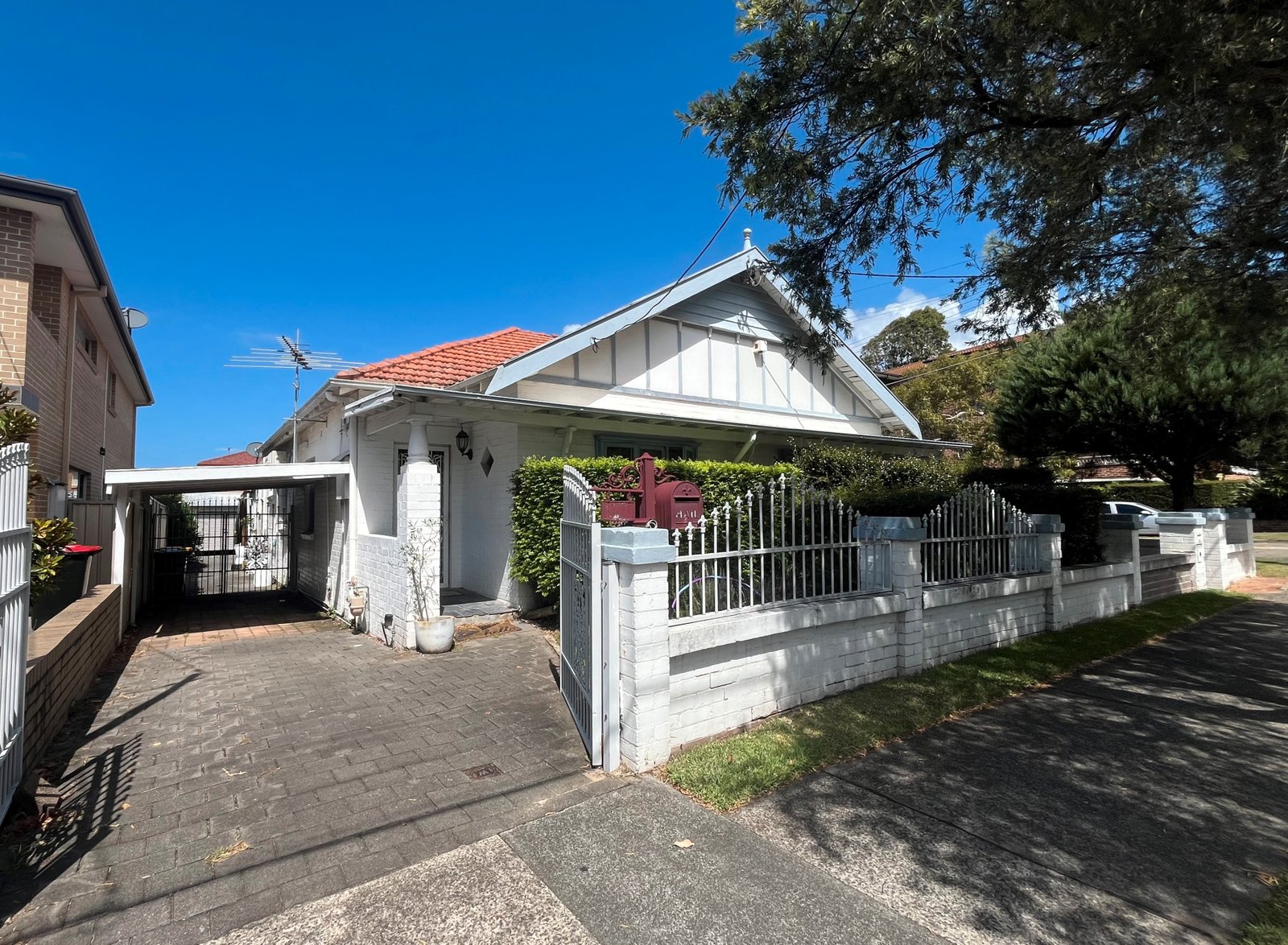 11 Park Road SANS SOUCI 2