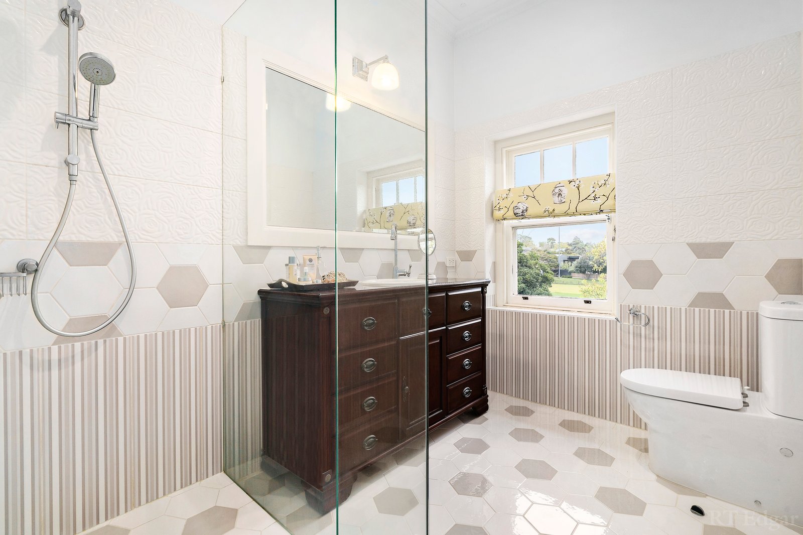 Real Estate and Property in 11 Parkside Avenue, Deepdene, VIC