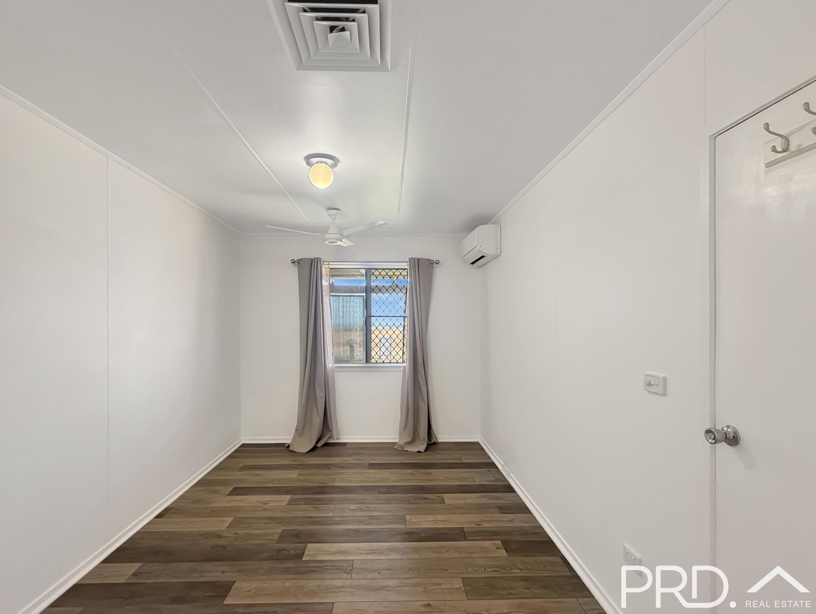 11 Patterson Crescent DAMPIER 25