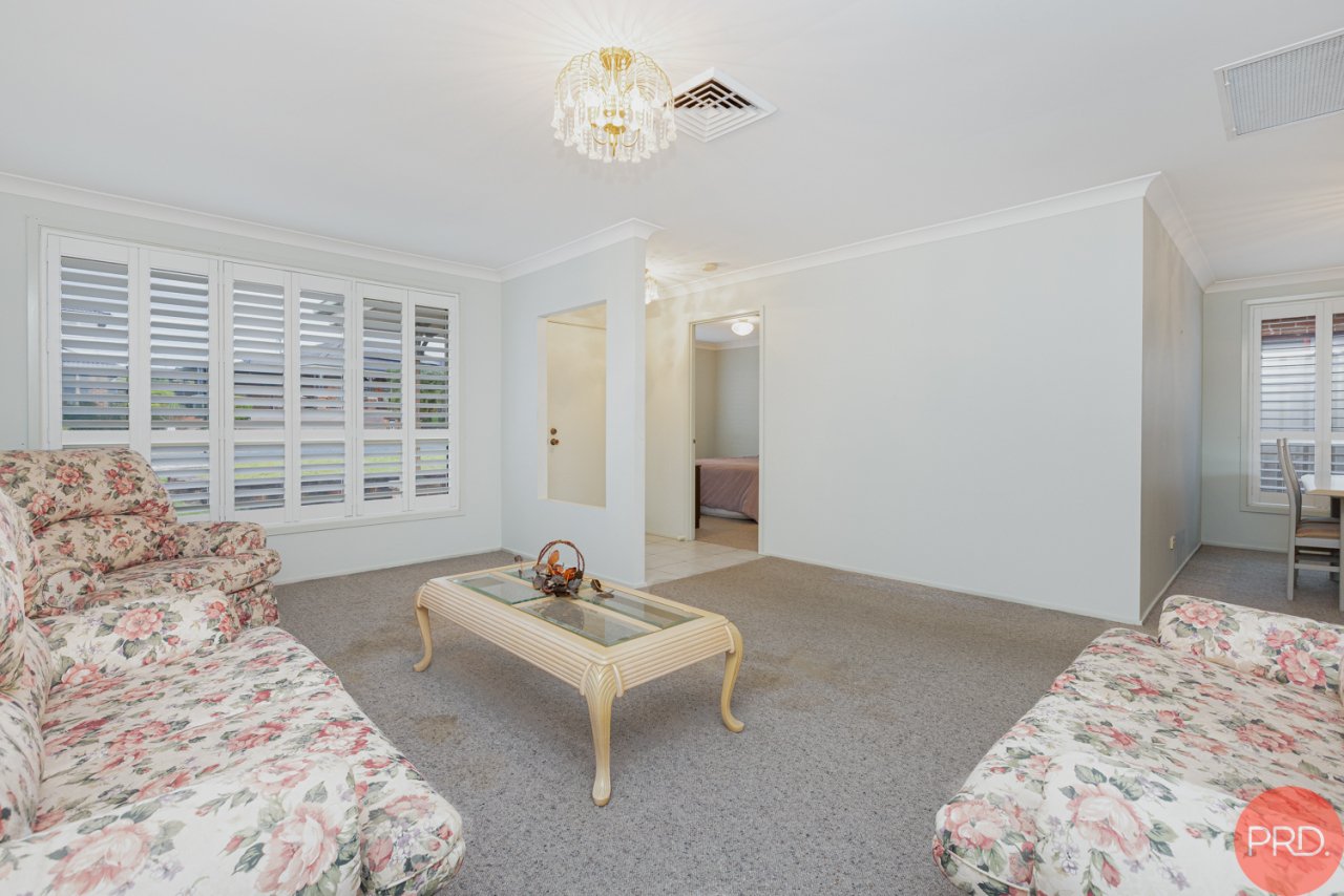 11 Peatmoss Drive CAMERON PARK 2