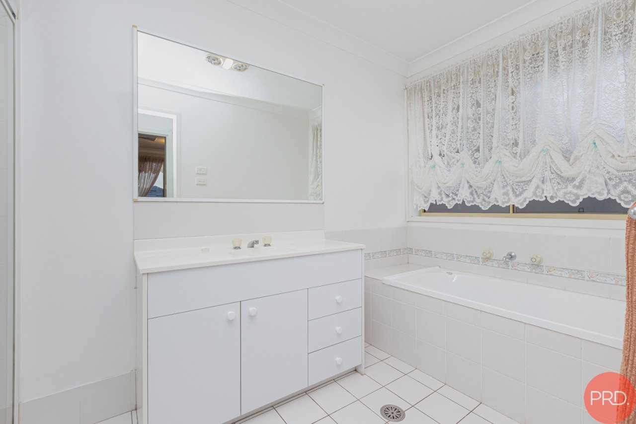 11 Peatmoss Drive CAMERON PARK 16