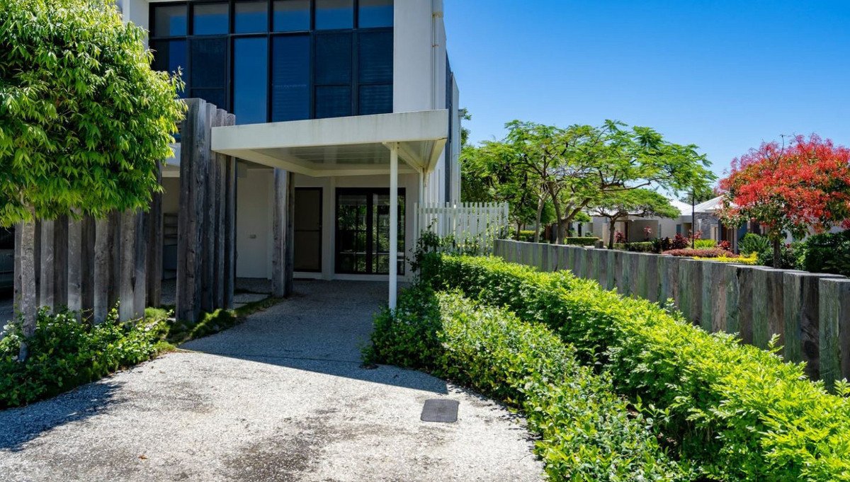 11 Peninsula Drive Robina 14