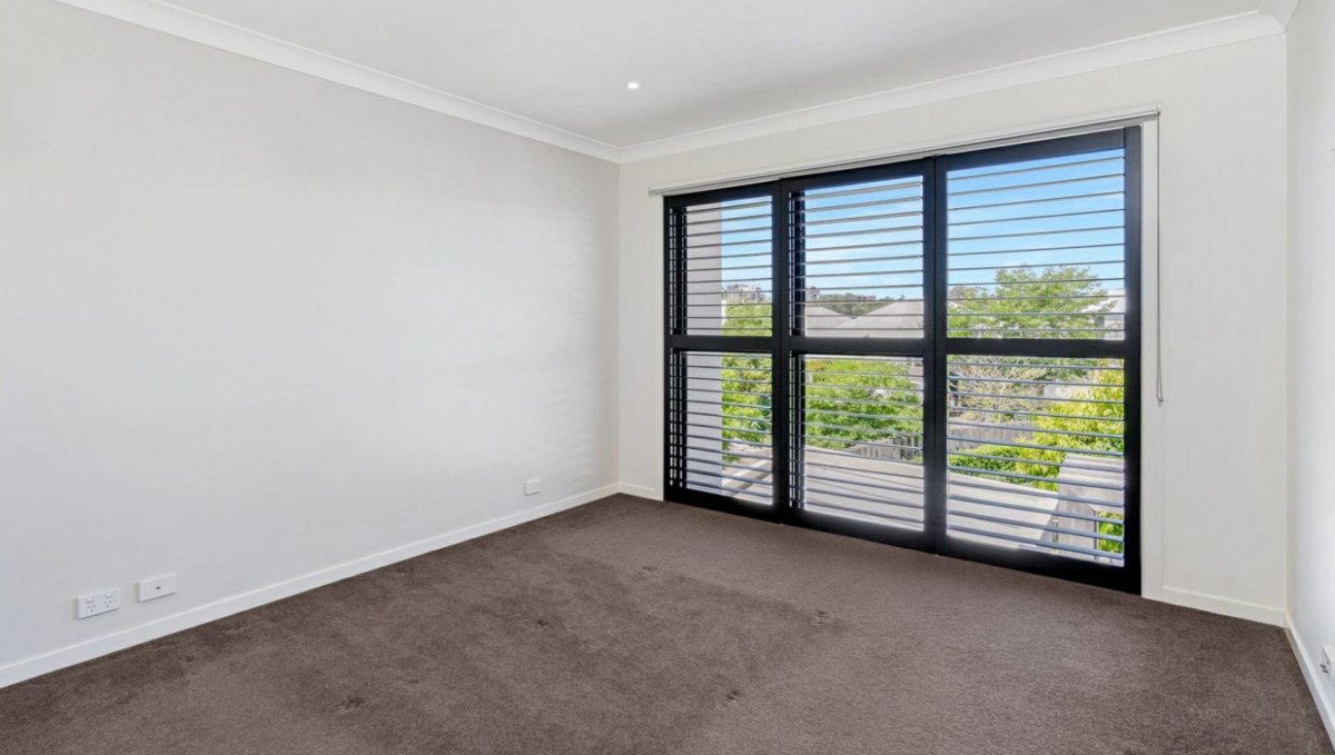 11 Peninsula Drive Robina 9