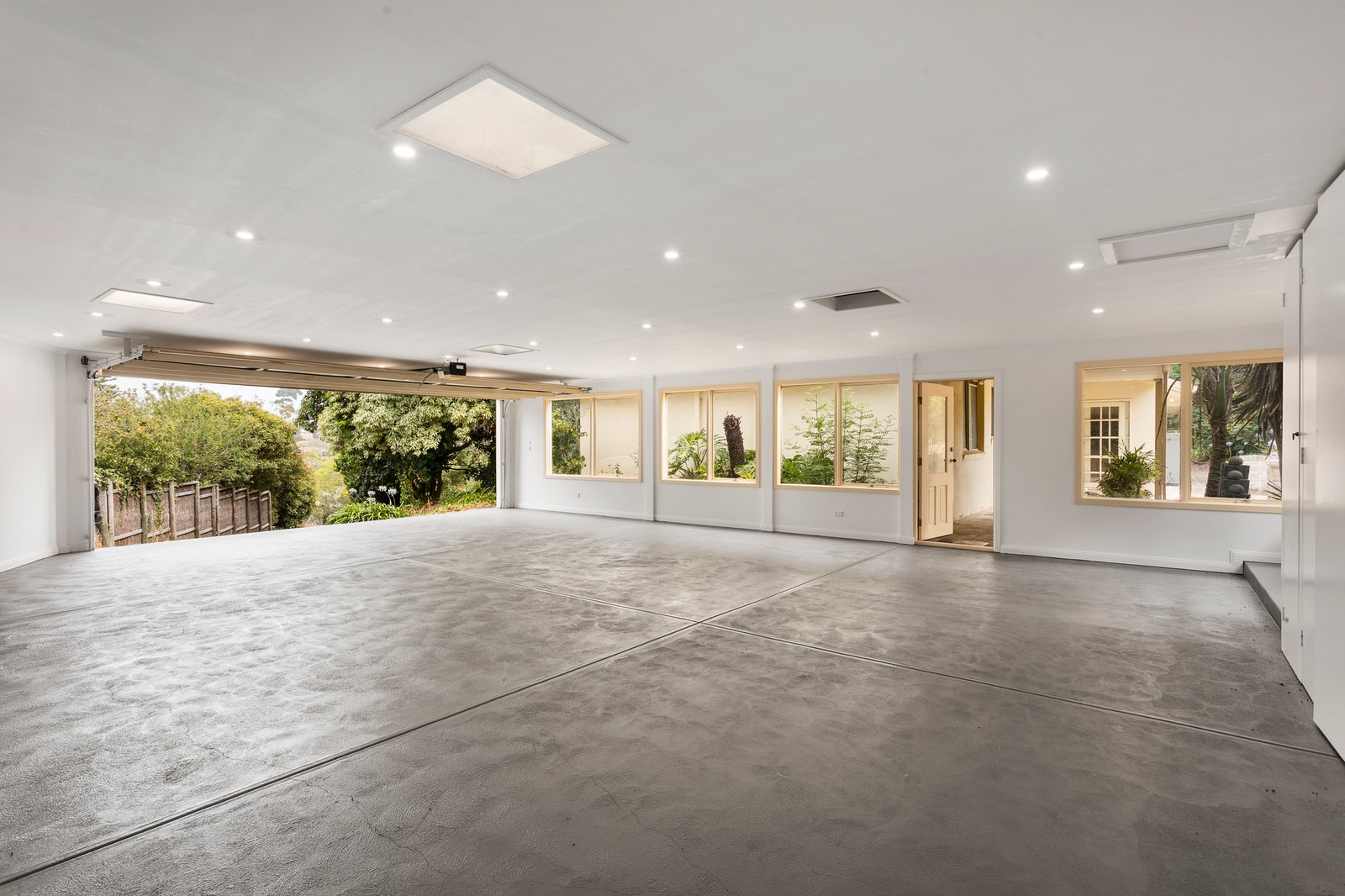 Real Estate and Property in 11 Pennington Close, Mount Eliza, VIC