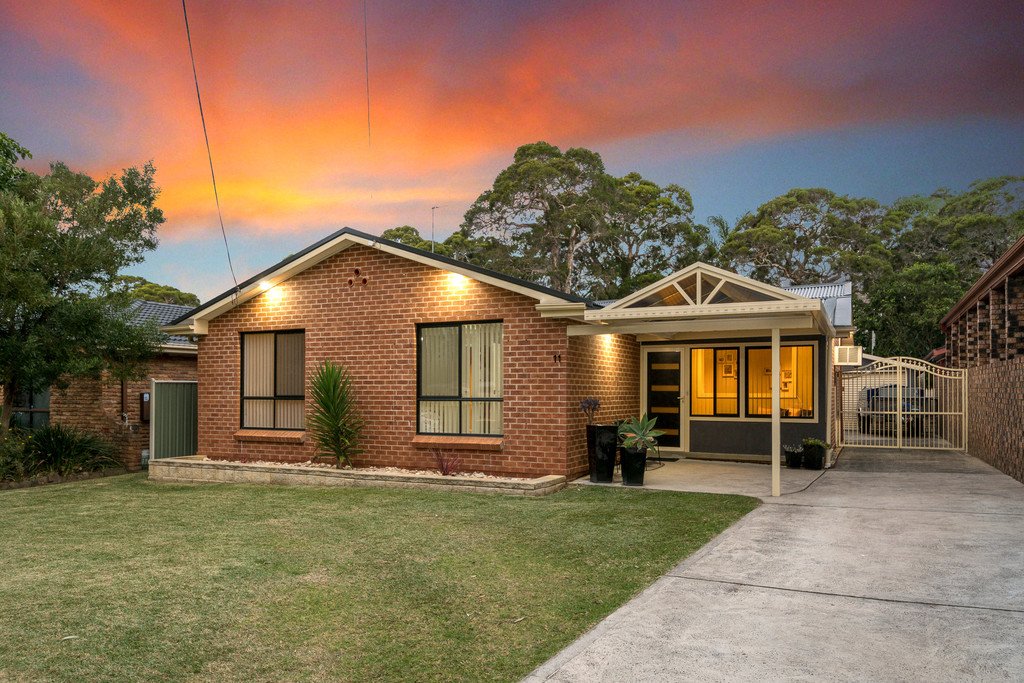 11 Penrose Drive DAPTO 1