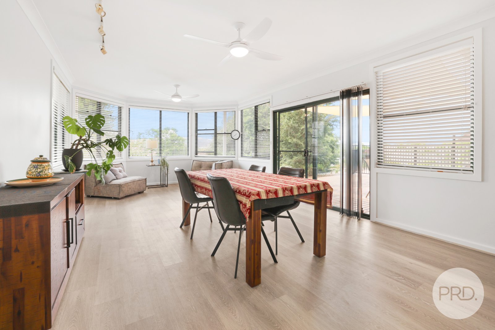 11 Peregrine Avenue TAMWORTH 3