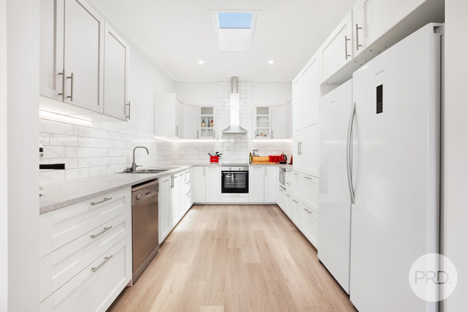 11 Peregrine Avenue TAMWORTH 4