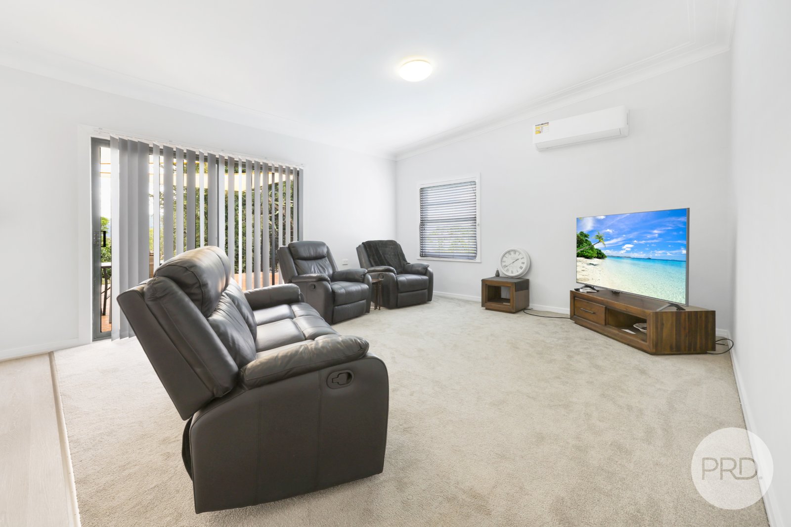 11 Peregrine Avenue TAMWORTH 6