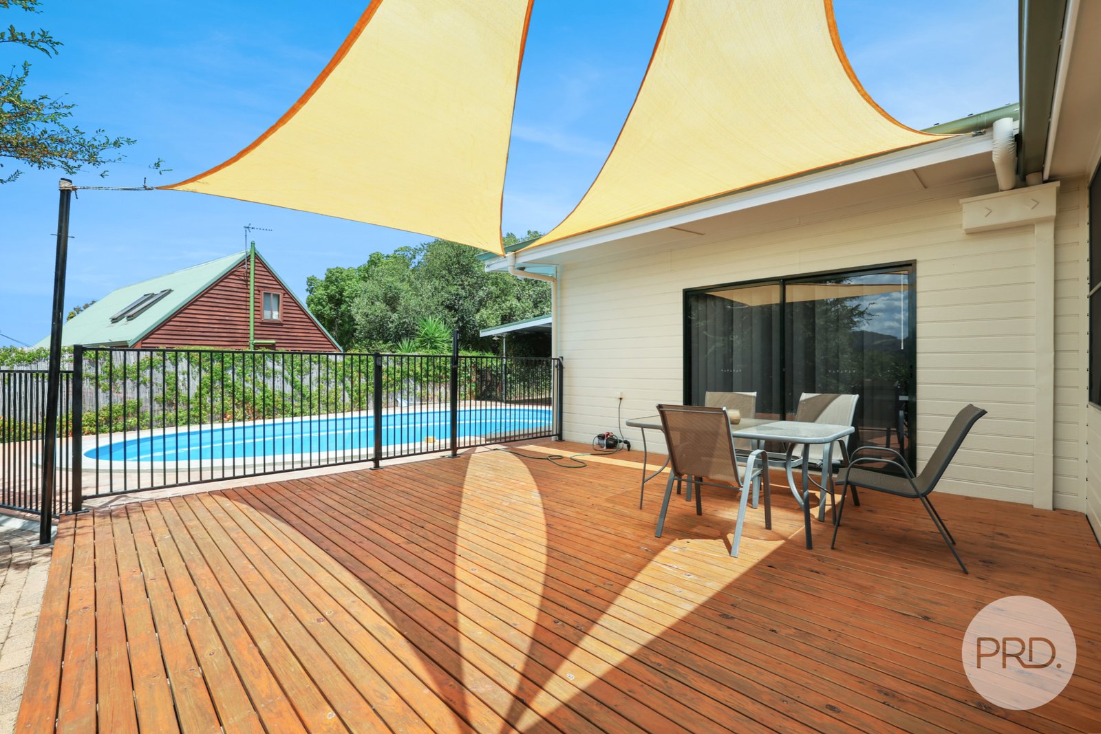 11 Peregrine Avenue TAMWORTH 19