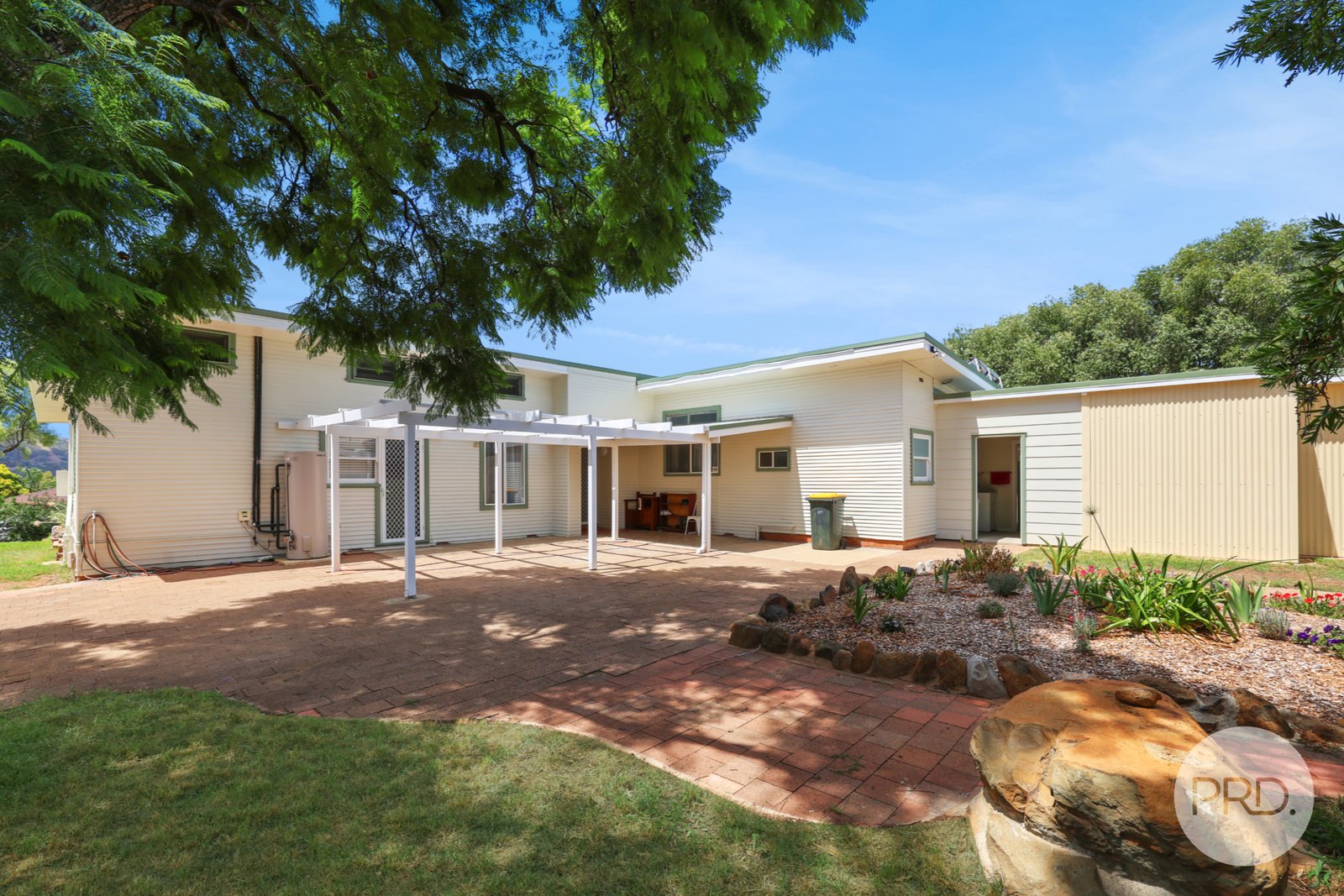 11 Peregrine Avenue TAMWORTH 24