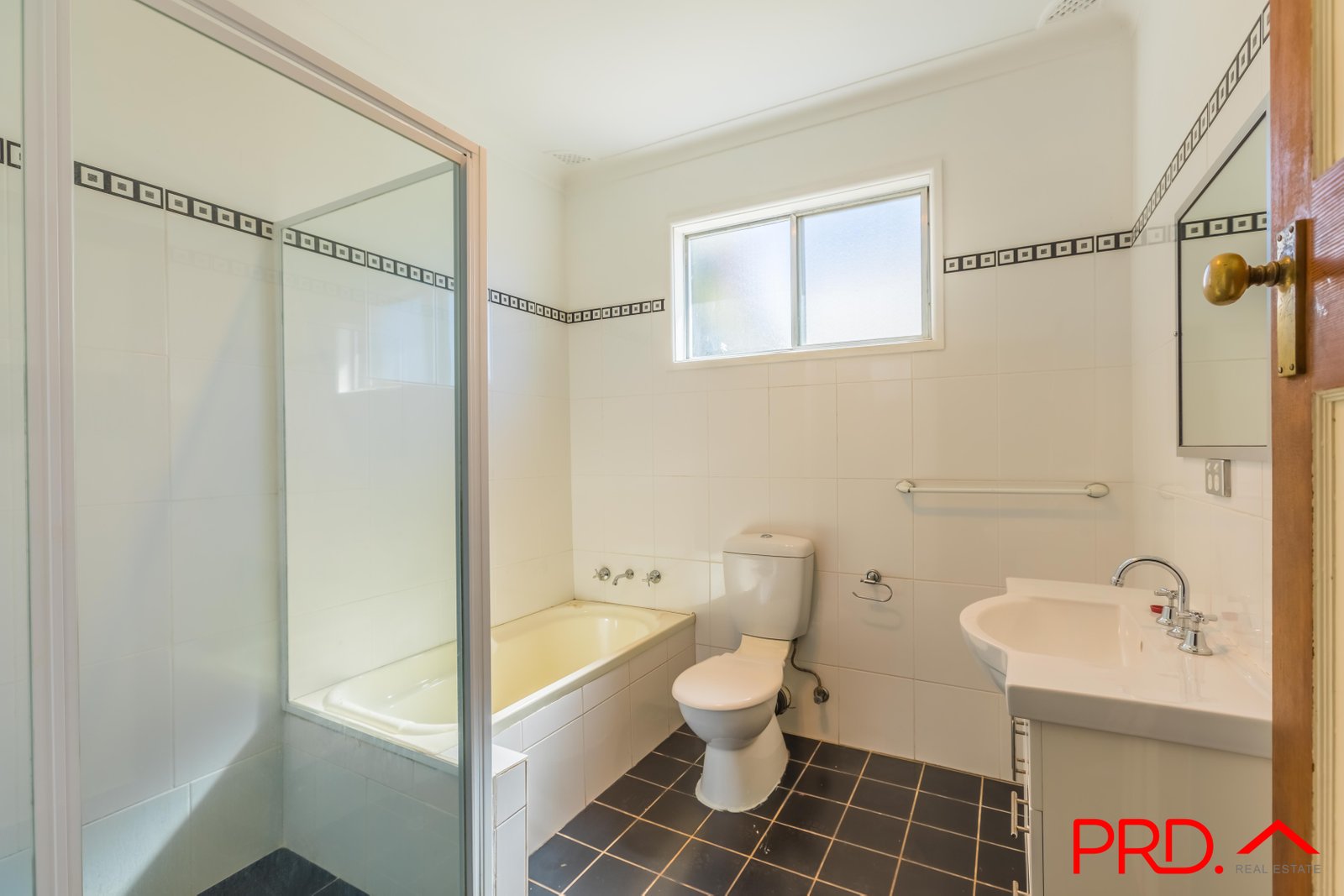 11 Phillip Street TAMWORTH 9