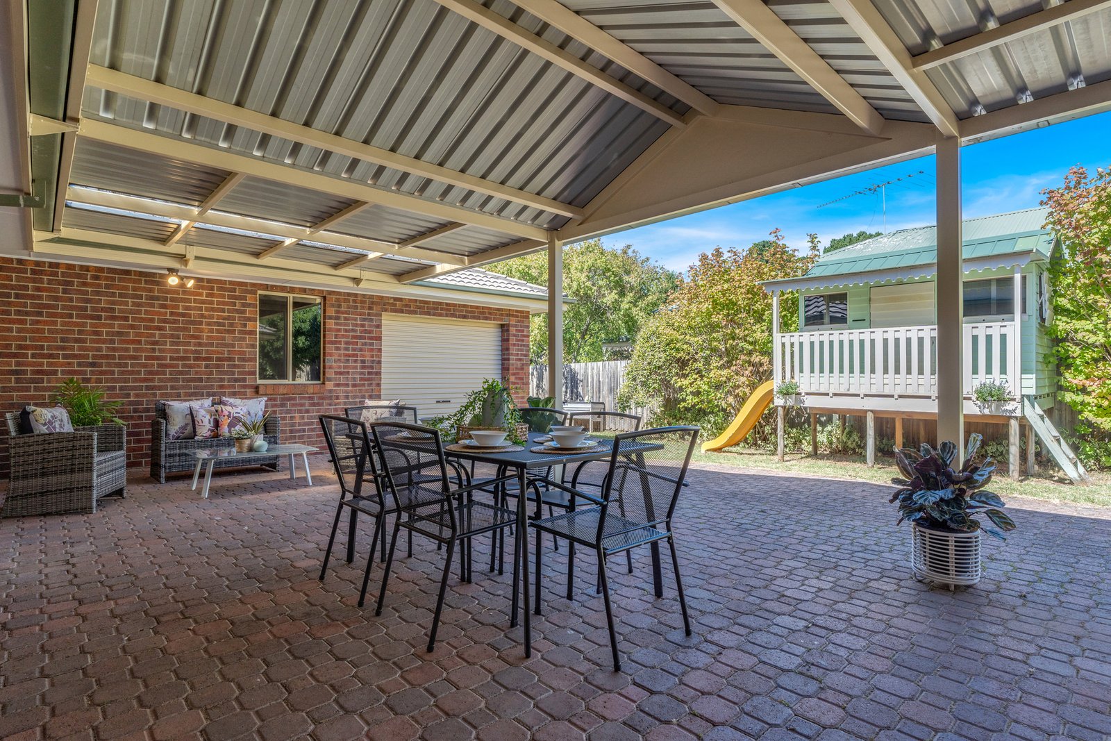 Real Estate and Property in 11 Pinelea Grove, Gisborne, VIC