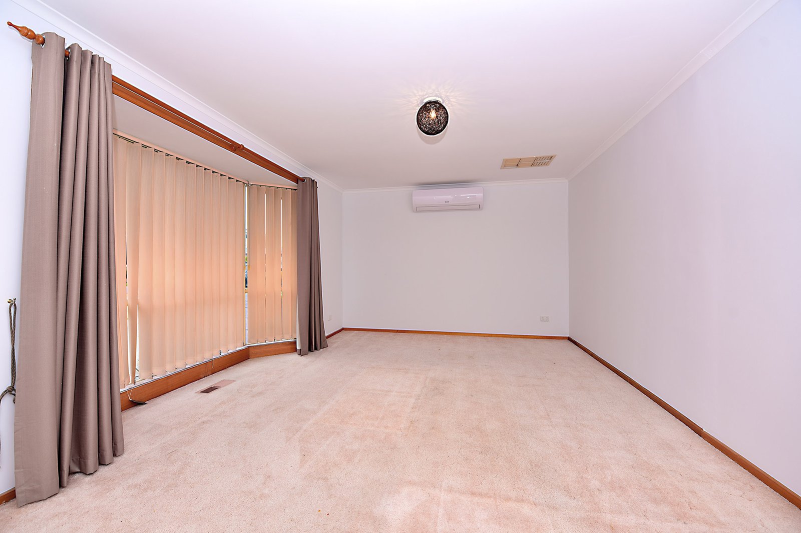Gallery: 11 Pinto Close