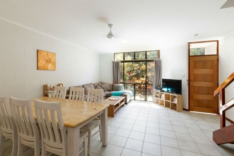 11 Pleasant Drive CANNONVALE 4