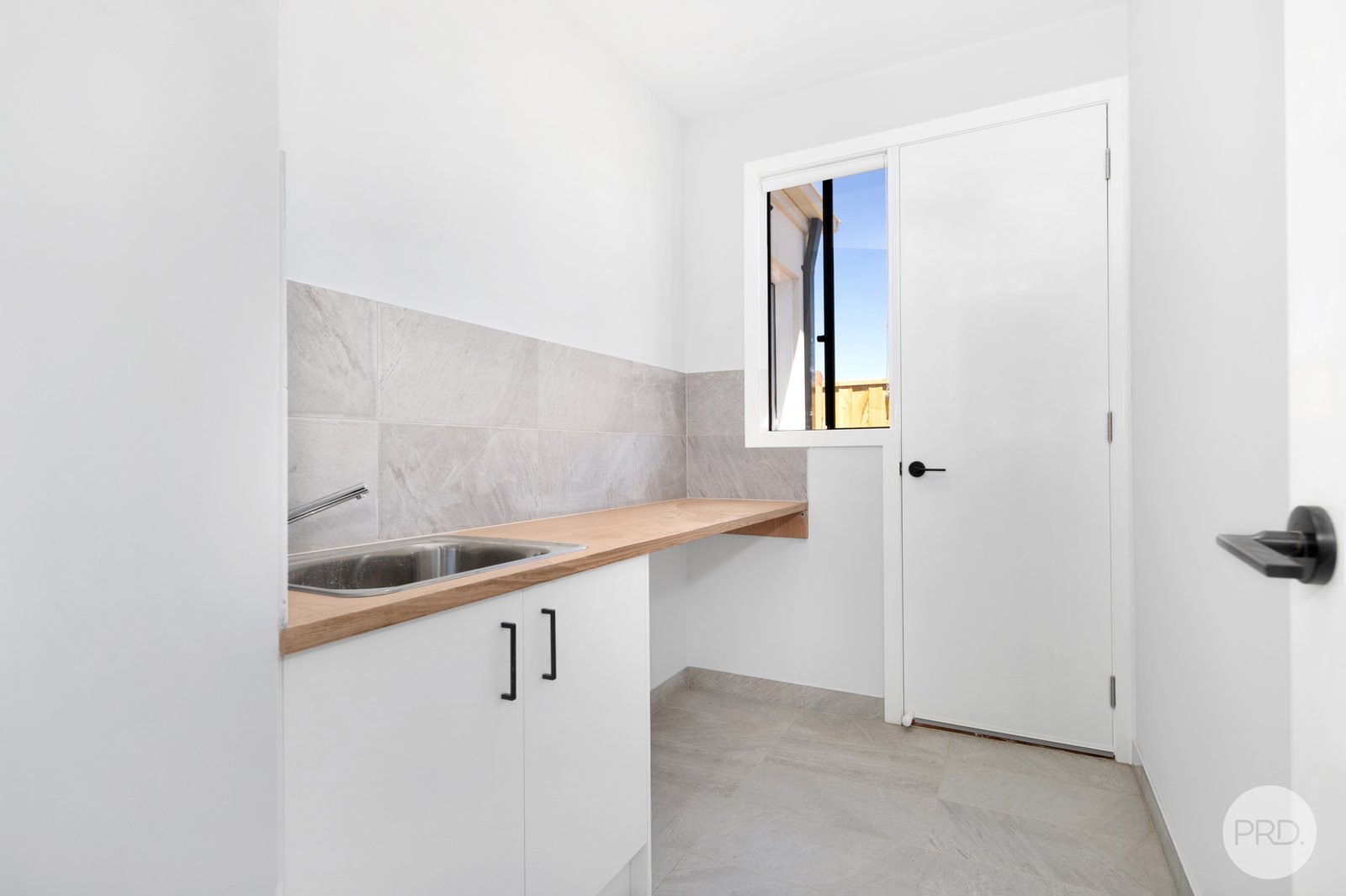 11 Plymouth Way SMYTHES CREEK 4