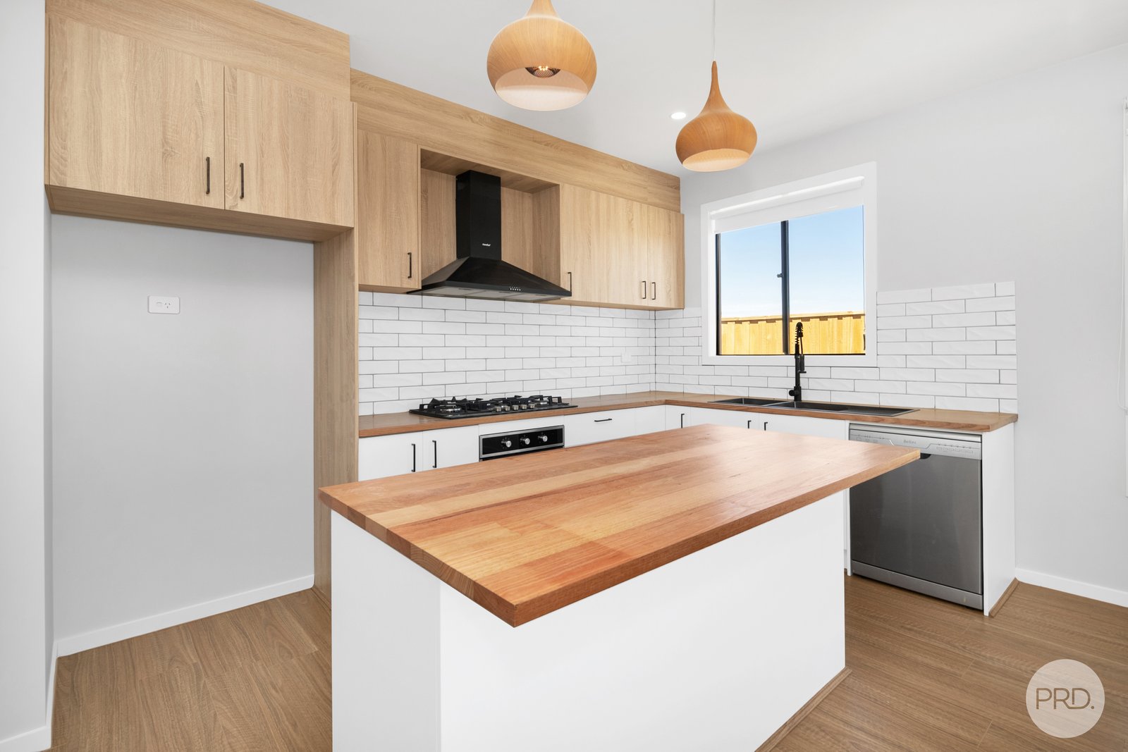 11 Plymouth Way SMYTHES CREEK 5