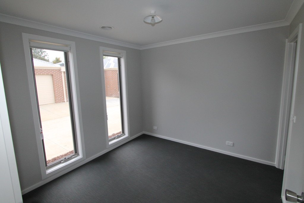 11 Pozieres Place SEBASTOPOL 3