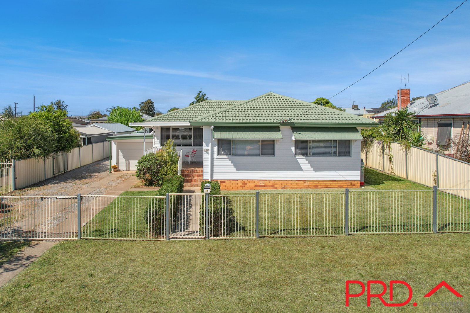 11 Preston Avenue TAMWORTH 2