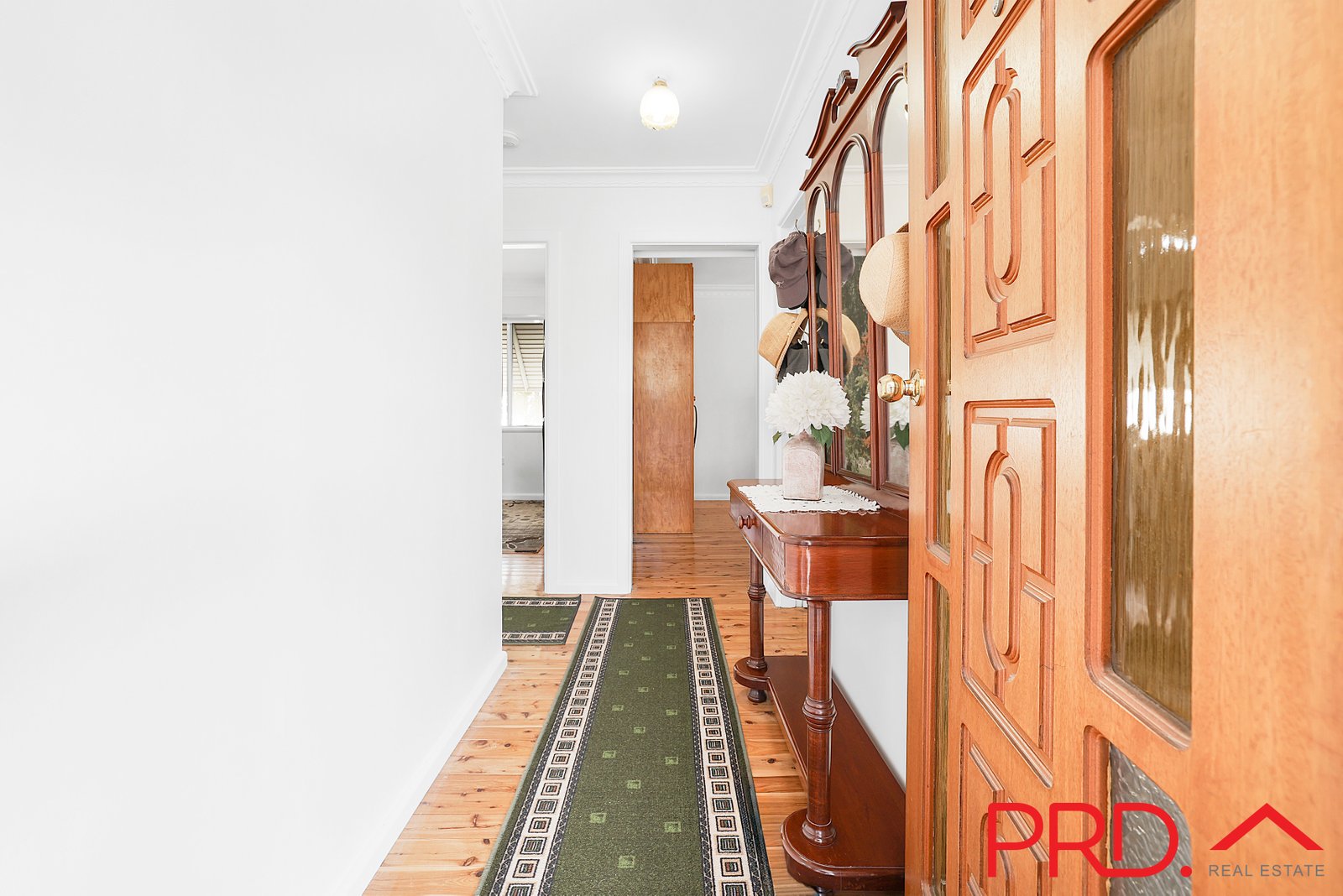 11 Preston Avenue TAMWORTH 4