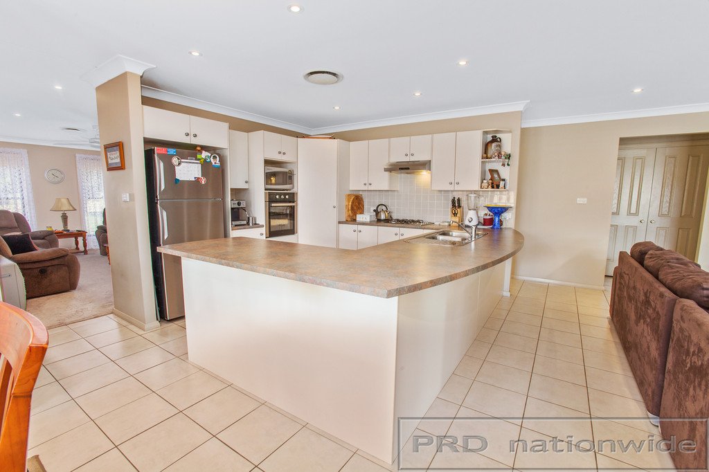 11 Prieska Way EAST MAITLAND 4