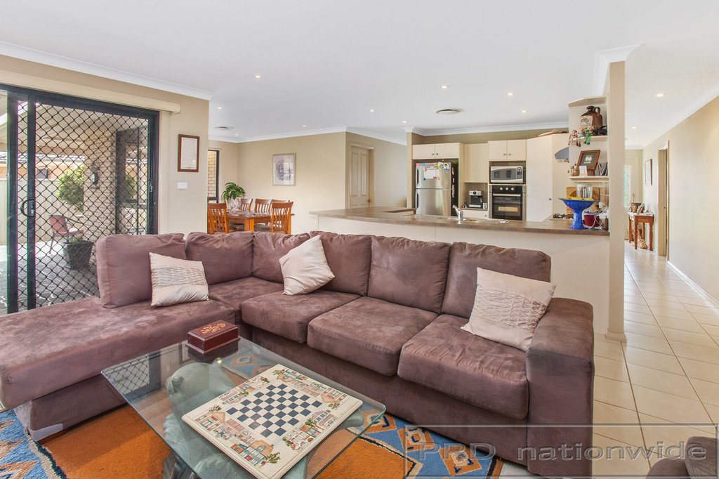 11 Prieska Way EAST MAITLAND 8