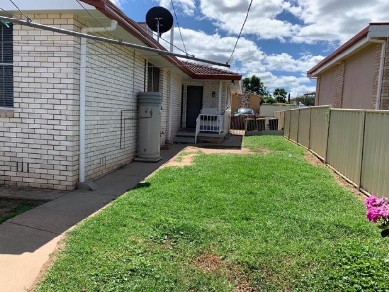 11 Quambi Street TAMWORTH 9