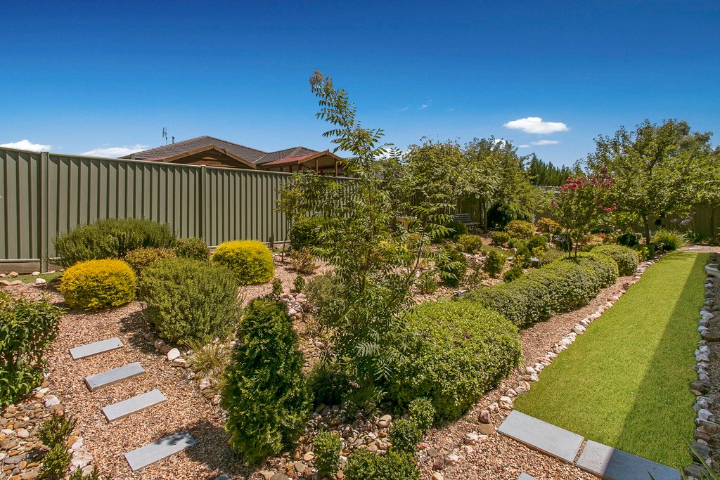 11 Rathlin Avenue JUNORTOUN 14