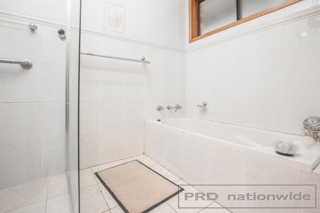 11 Rathluba Crescent EAST MAITLAND 12