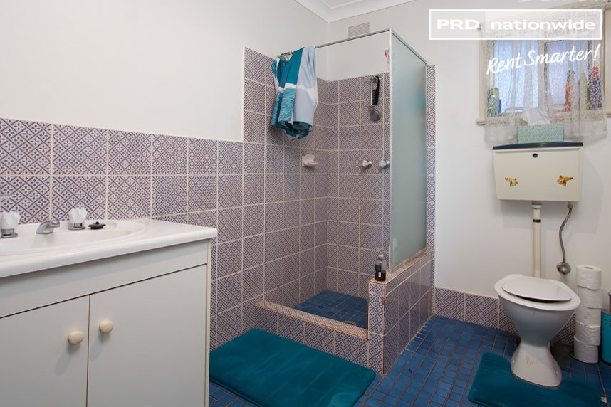 1/1 Raye Street TOLLAND 6